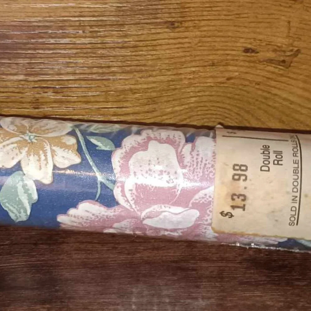 Vintage Double Roll of Soft Traditional Flowers Wall Border Paper